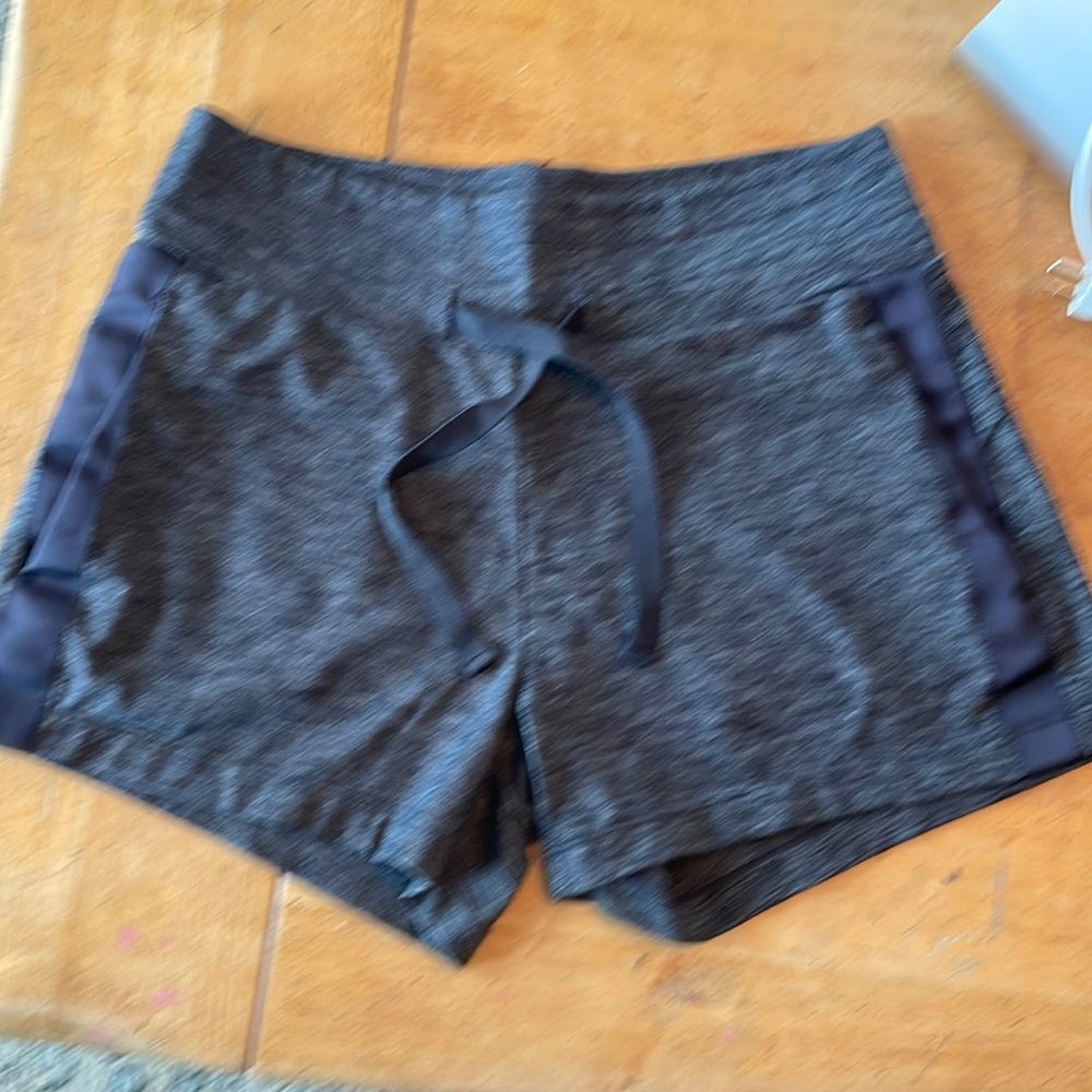 Athleta shorts small